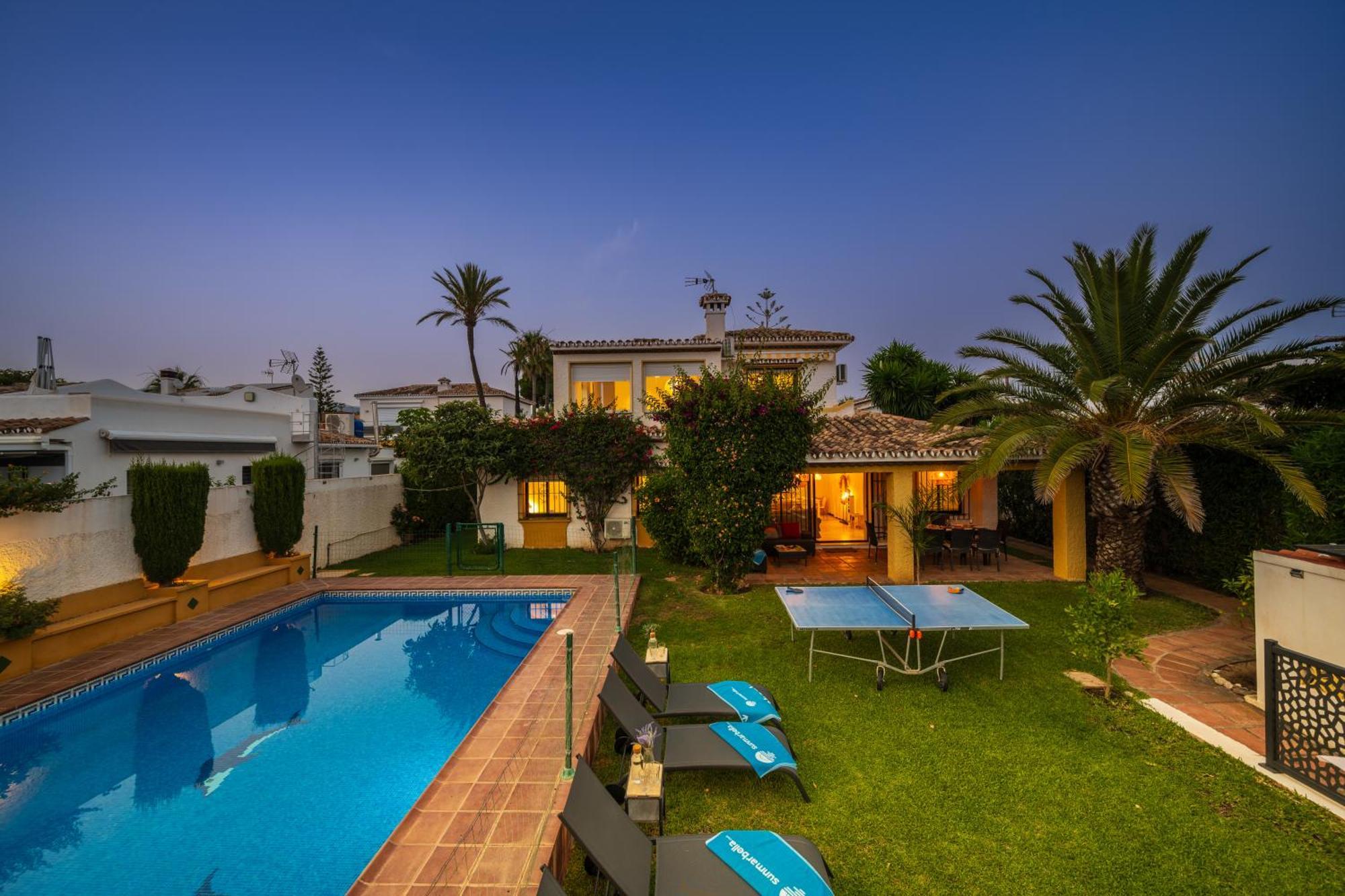 Typical Beach House Las Chapas Playa With Heated Pool Марбелья Екстер'єр фото