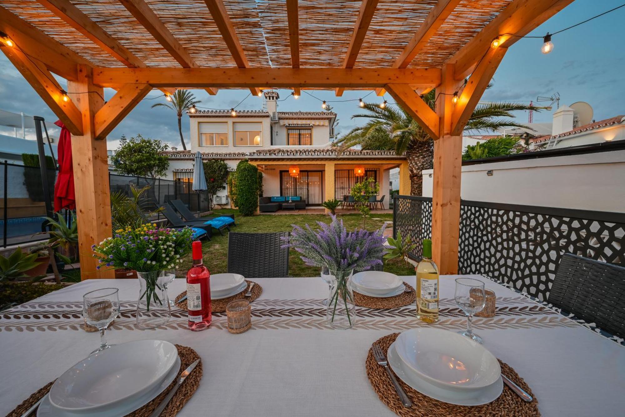 Typical Beach House Las Chapas Playa With Heated Pool Марбелья Екстер'єр фото